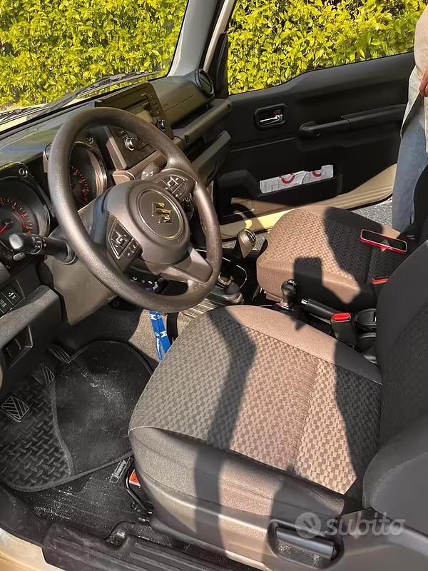 Usata Suzuki Jimny 102 CV (75 kW) 2024 Giallo SUV