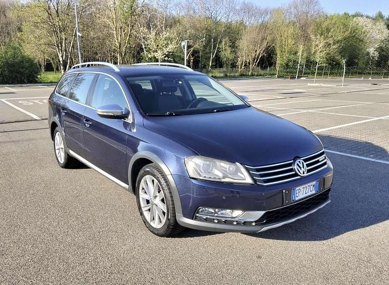 Usata VW Passat 177 CV (130 kW) 2013 Blu/azzurro Station wagon