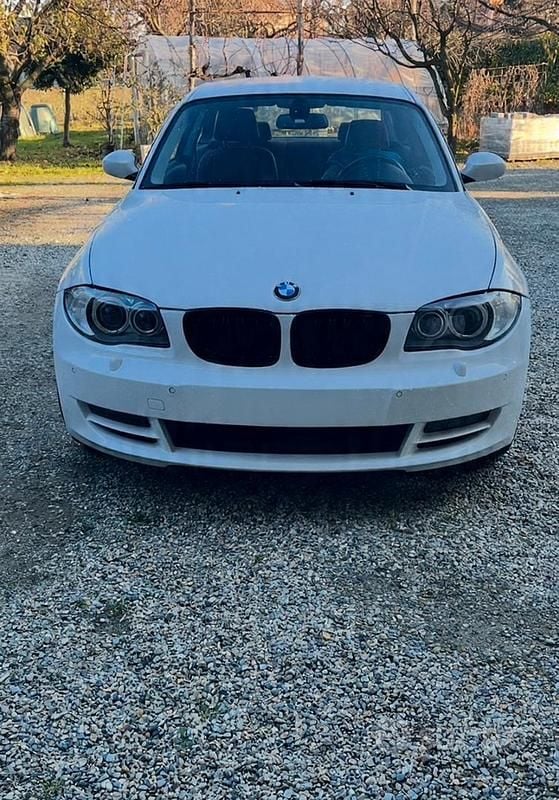 Usata BMW 120 Coupé 177 CV (130 kW) 2008 Bianco Coupé