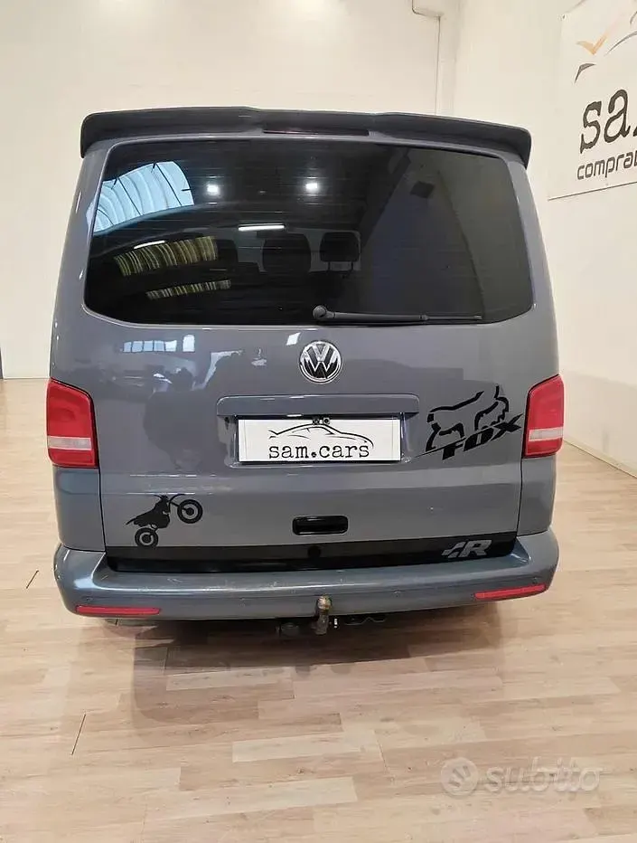 Usata VW Caravelle Comfortline 179 CV (131 kW) 2015 Grigio Furgone