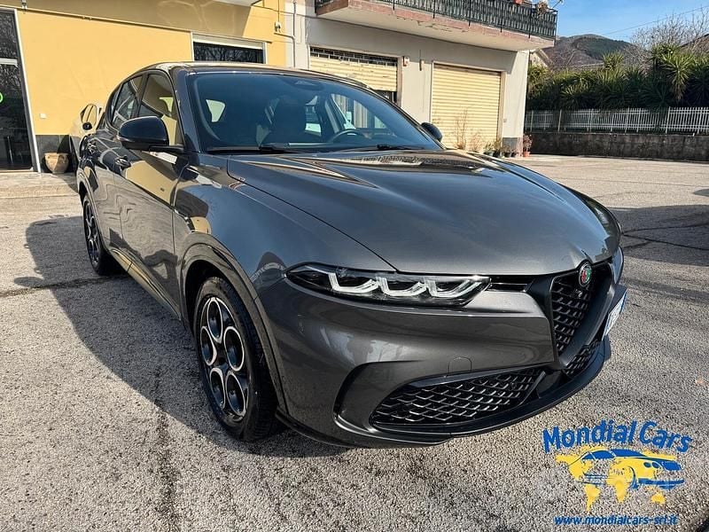 Usado Alfa Romeo Tonale Sprint 131 CV (96 kW) 2024 Gris SUV