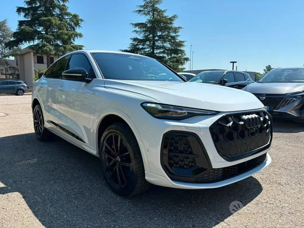Nuova Audi Q5 Sportback S-Line 204 CV (150 kW) 2026 Bianco SUV