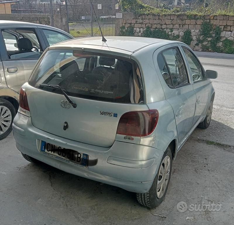 Usata Toyota Yaris 2004 Berlina