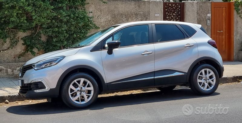 Usata Renault Captur 90 CV (66 kW) 2019 Grigio SUV