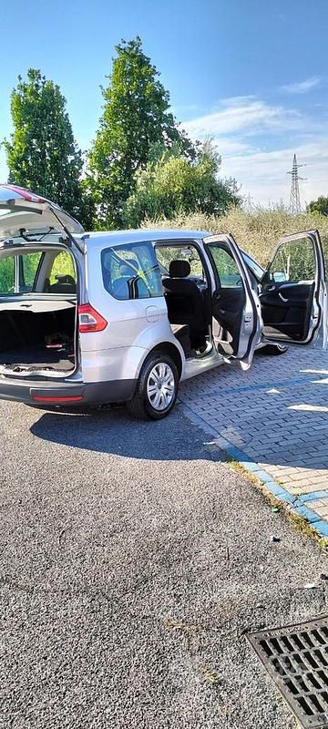 Usata Ford Galaxy Titanium 145 CV (106 kW) 2011 Grigio Monovolume