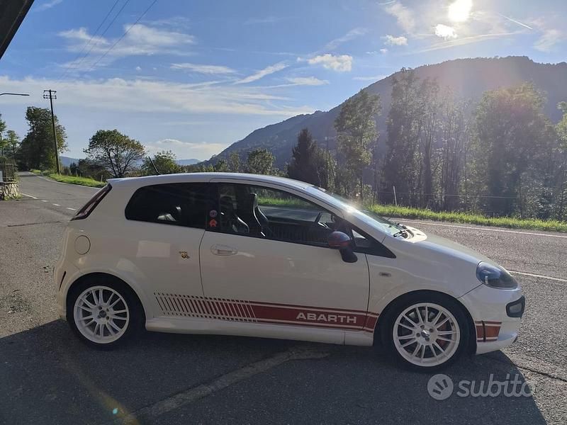Usata Abarth Punto Evo 163 CV (119 kW) 2010 Bianco Utilitaria