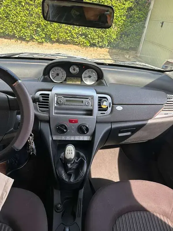 Usata Lancia Ypsilon 60 CV (44 kW) 2010 Grigio Utilitaria