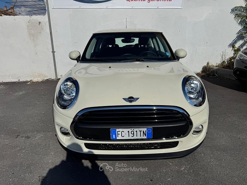 Usata Mini ONE 75 CV (55 kW) 2016 Beige Utilitaria