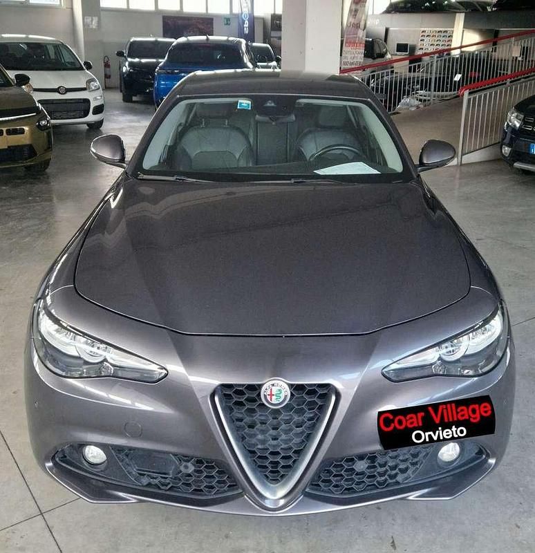 Usata Alfa Romeo Giulia Super 180 CV (132 kW) 2017 Grigio Berlina