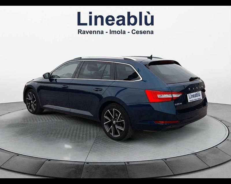 Usata Skoda Superb Executive 200 CV (147 kW) 2022 Blu/azzurro Station wagon