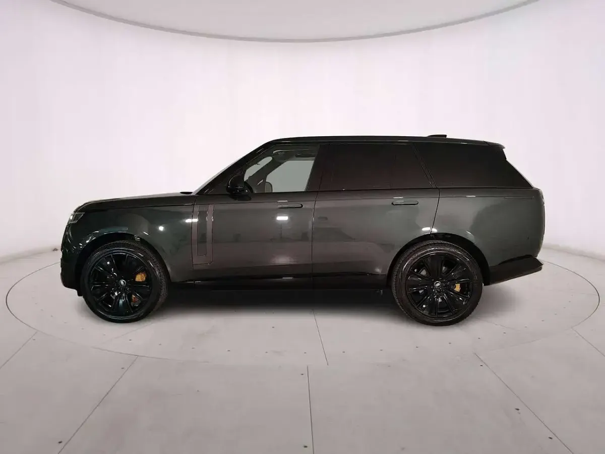Usata Land Rover Range Rover HSE 249 CV (183 kW) 2024 Grigio scuro SUV