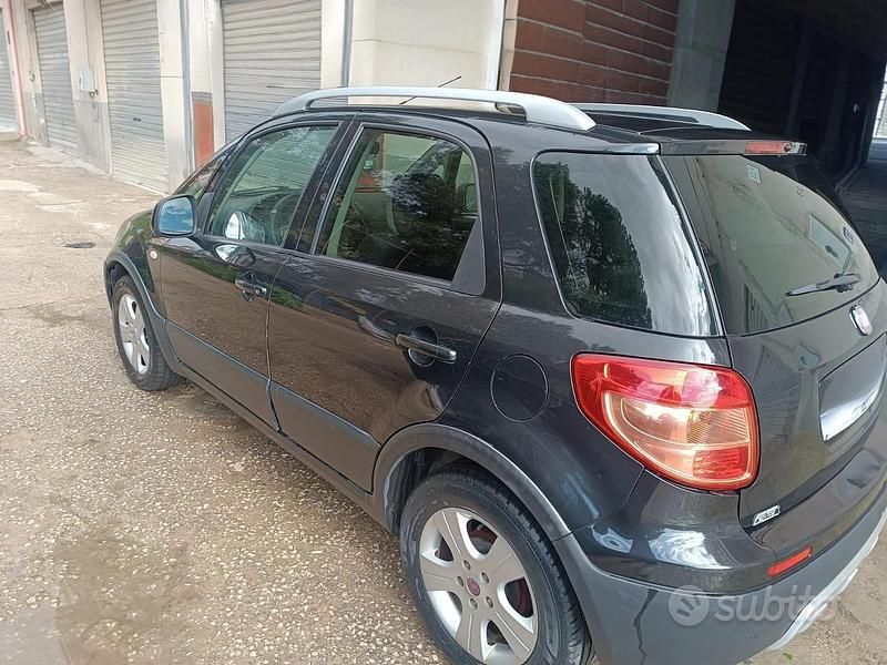 Usata Fiat Sedici 120 CV (88 kW) 2009 Nero SUV