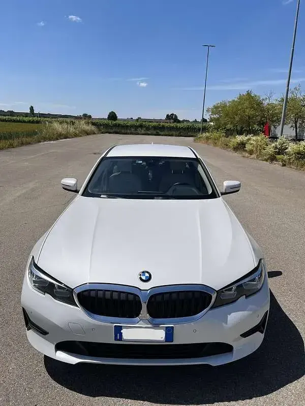Usata BMW 318 Luxury Line 150 CV (110 kW) 2020 Bianco Berlina