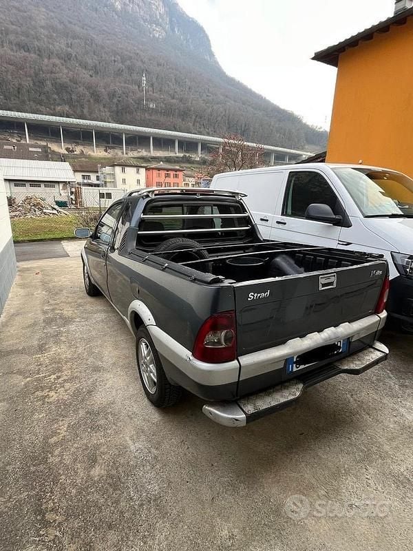 Usata Fiat Strada 2005 Grigio Pick-up
