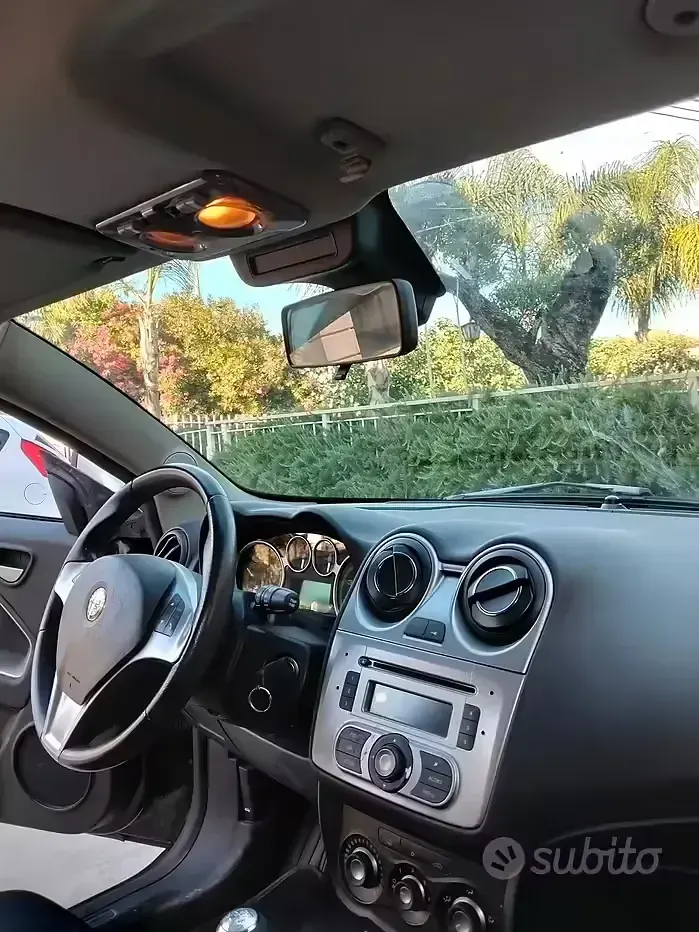 Usata Alfa Romeo MiTo 69 CV (50 kW) 2012 Nero Utilitaria