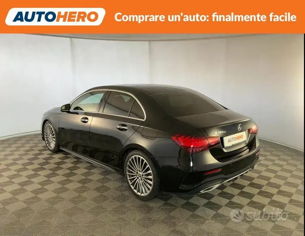 Usata Mercedes A180 AMG line 116 CV (85 kW) 2023 Nero Berlina