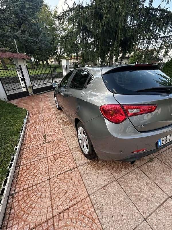 Usata Alfa Romeo Giulietta Exclusive 105 CV (77 kW) 2013 Utilitaria
