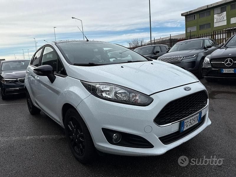 Begagnad Ford Fiesta 75 HK (55 kW) 2017 Vit Sedan