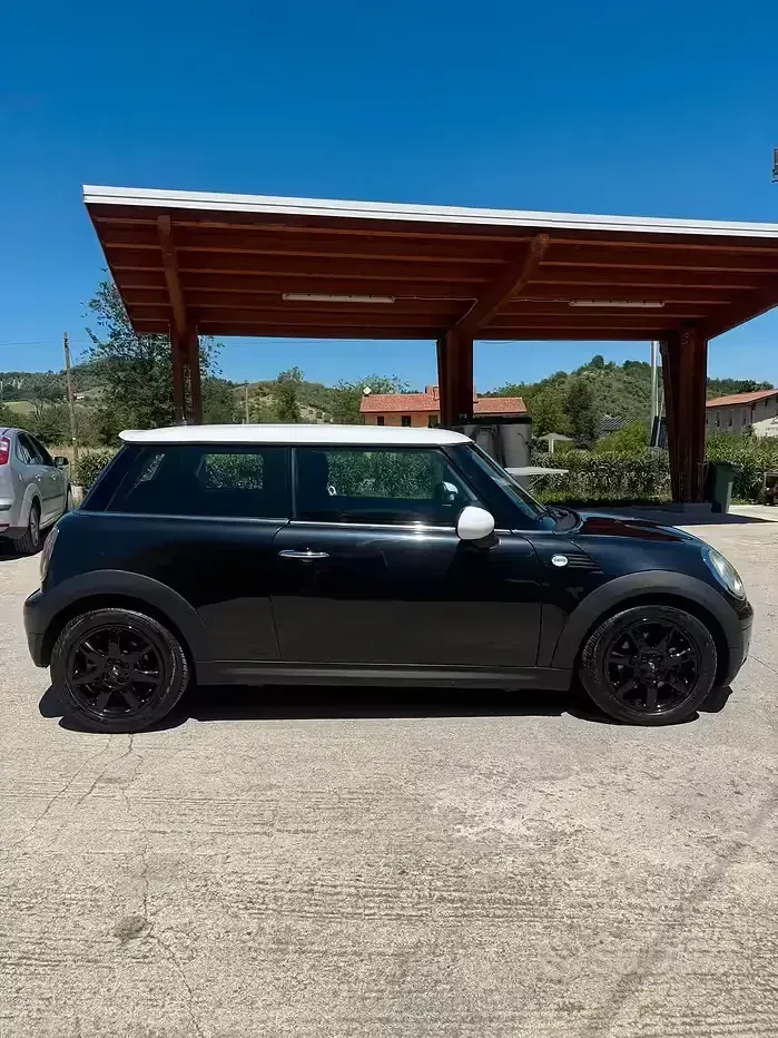 Usata Mini Cooper 109 CV (80 kW) 2007 Nero Utilitaria