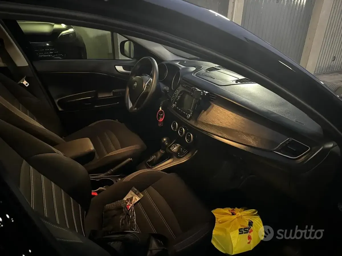 Usata Alfa Romeo Giulietta 120 CV (88 kW) 2019 Nero Utilitaria