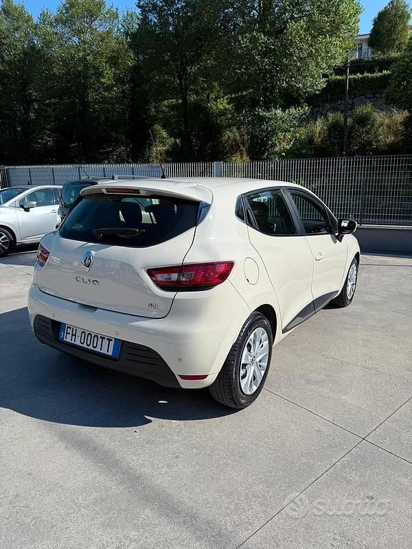 Usata Renault Clio GrandTour Life 75 CV (55 kW) 2017 Beige Station wagon