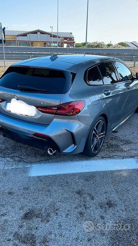 Grigio Usata 2023 BMW 118 M Sport Due volumi | 28.000 € (Super prezzo) - Immagine 1/2