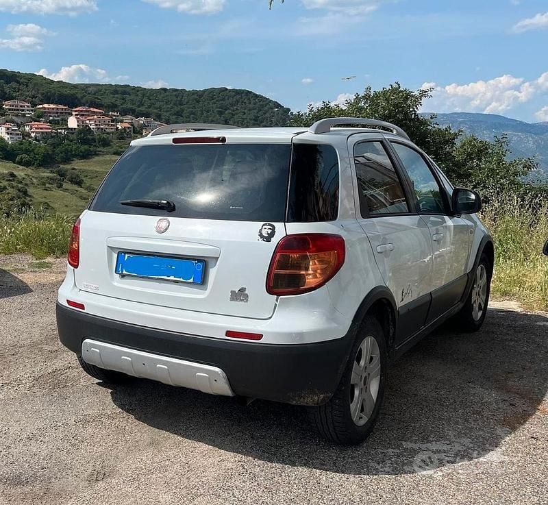 Bianco Usata 2009 Fiat Sedici Dynamic SUV | 5100 € (Cara) - Immagine 1/4