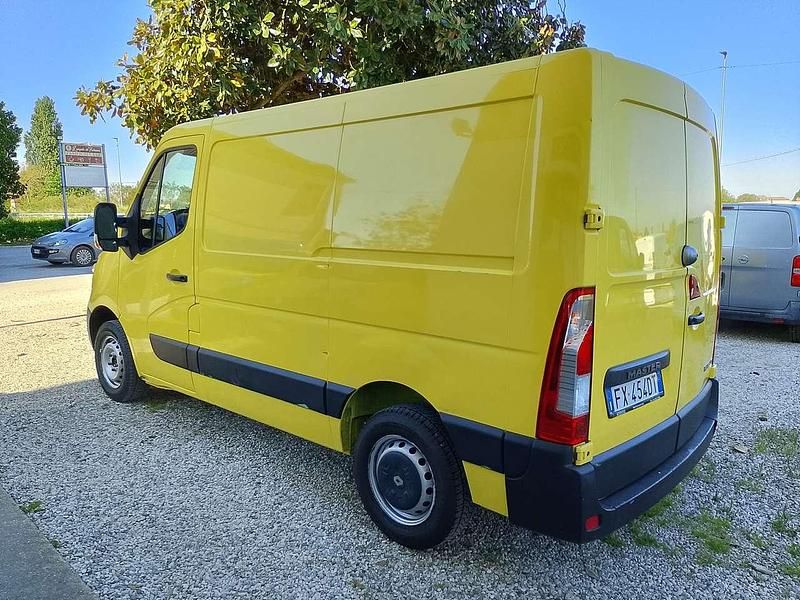 Begagnad Renault Master 131 HK (96 kW) 2019 Gul Van