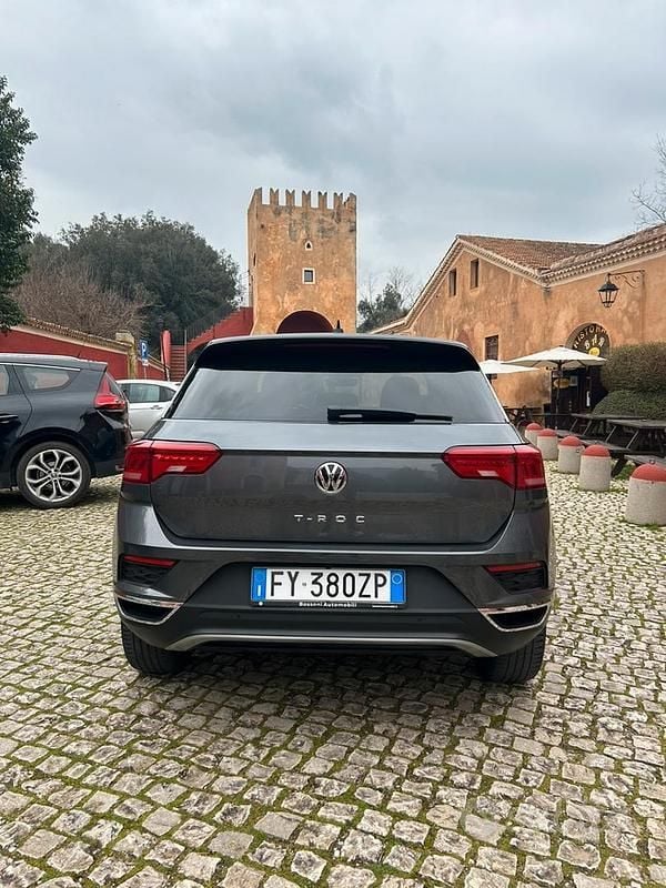 Usata VW T-Roc Business 116 CV (85 kW) 2019 Grigio SUV