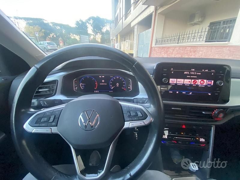 Usata VW T-Roc 150 CV (110 kW) 2023 Grigio SUV