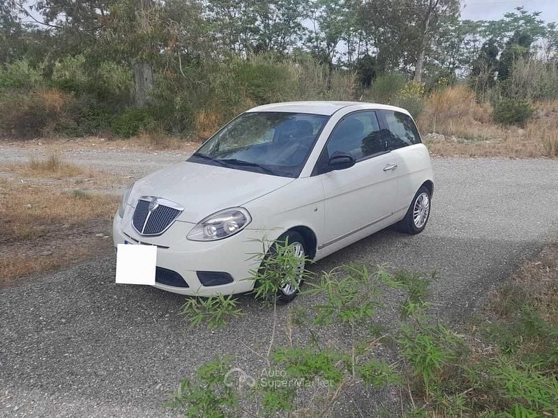 Usata Lancia Ypsilon 69 CV (50 kW) 2011 Utilitaria