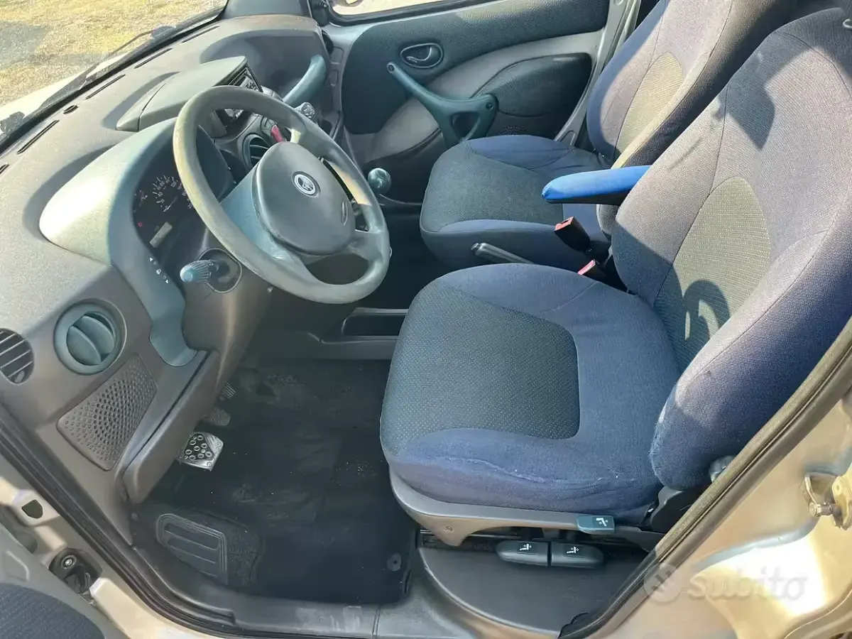 Usata Fiat Doblò Active 101 CV (74 kW) 2003 Grigio Monovolume