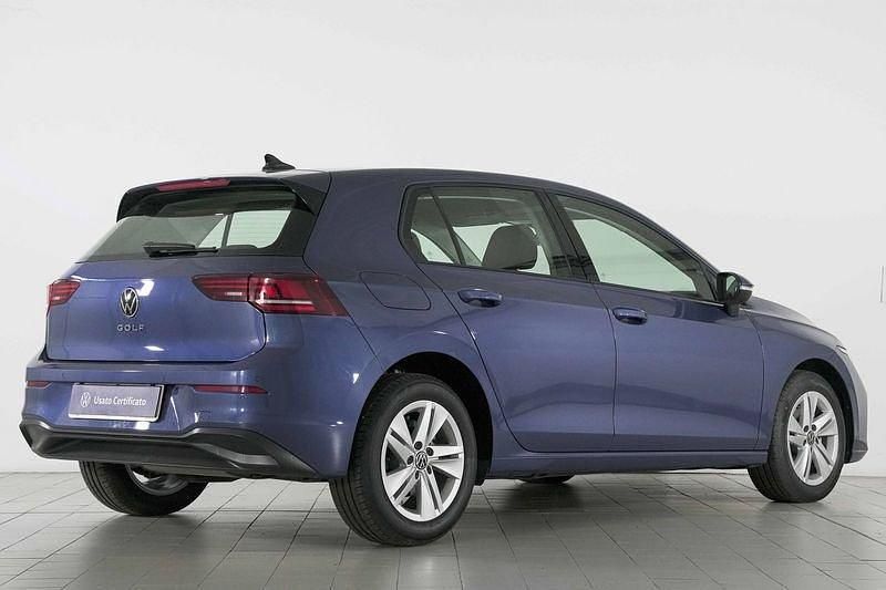 Usata VW Golf VIII Life 116 CV (85 kW) 2025 Blu