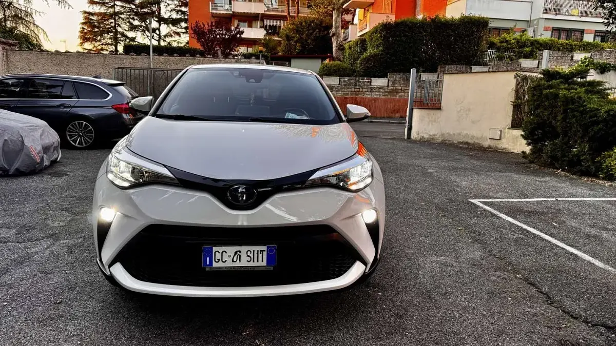 Usata Toyota C-HR Trend 98 CV (72 kW) 2020 Bianco SUV