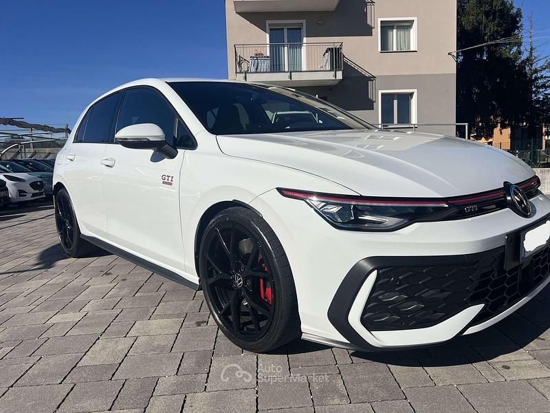 Usata VW Golf VIII GTI 265 CV (194 kW) 2024 Bianco Berlina