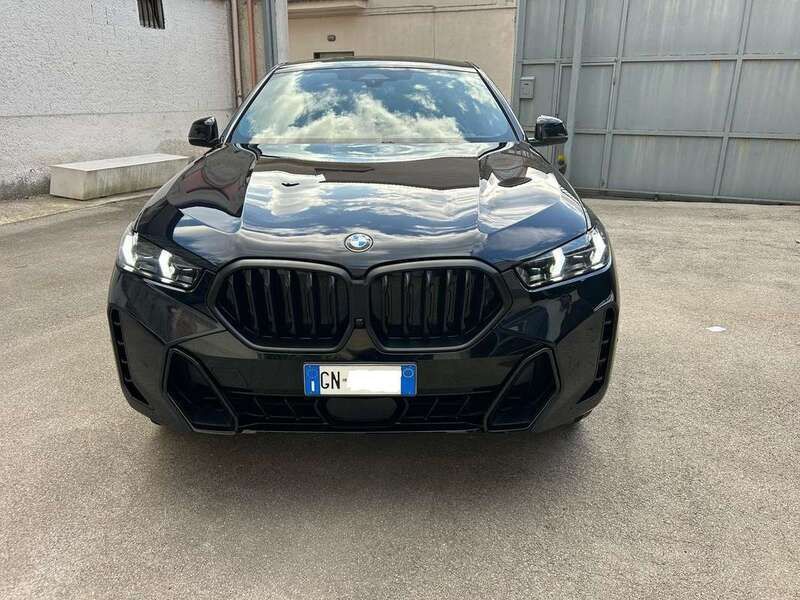 Blu/azzurro Usata 2023 BMW X6 M Sport SUV | 81.900 € - Immagine 1/4
