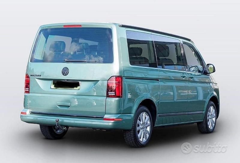 Usata VW Multivan 199 CV (146 kW) 2024 Verde Furgone