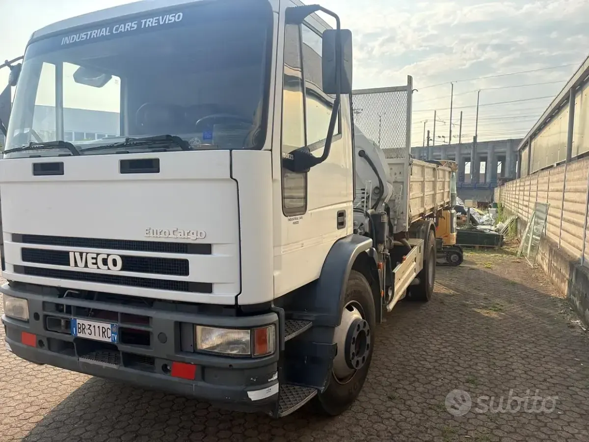 Usata Iveco Daily 86 CV (63 kW) 2001 Cabrio