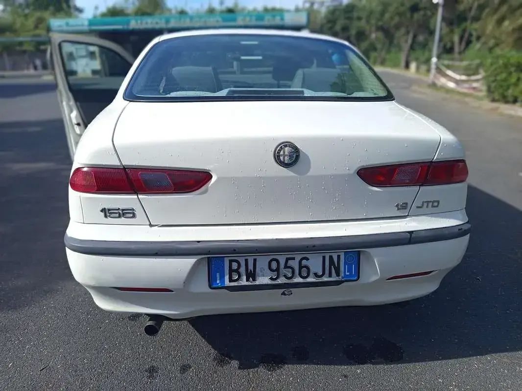 Usata Alfa Romeo 156 Distinctive 110 CV (80 kW) 2001 Berlina