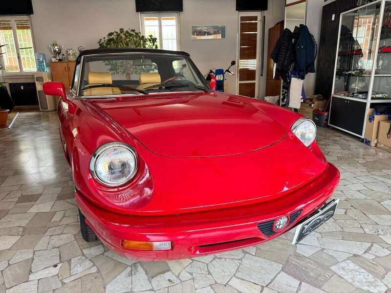 Usata Alfa Romeo Spider 106 CV (77 kW) 1990 Rosso Cabrio