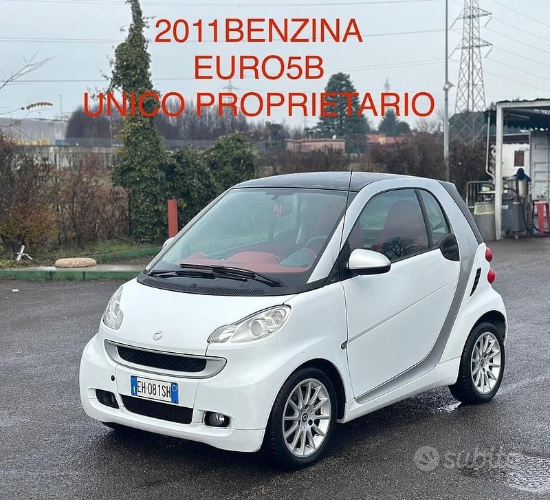 Bianco Usata 2011 Smart ForTwo Coupé Pure Coupé | 3900 € (Ottimo prezzo) - Immagine 1/4