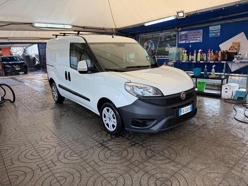Usata Fiat Doblò 105 CV (77 kW) 2015 Bianco Monovolume