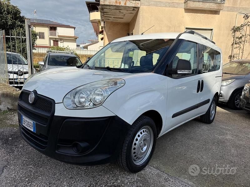Usata Fiat Doblò 95 CV (69 kW) 2011 Bianco Monovolume