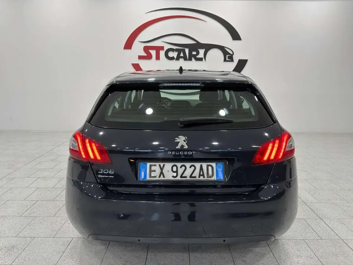 Usata Peugeot 308 Business-Line 92 CV (67 kW) 2014 Grigio Berlina