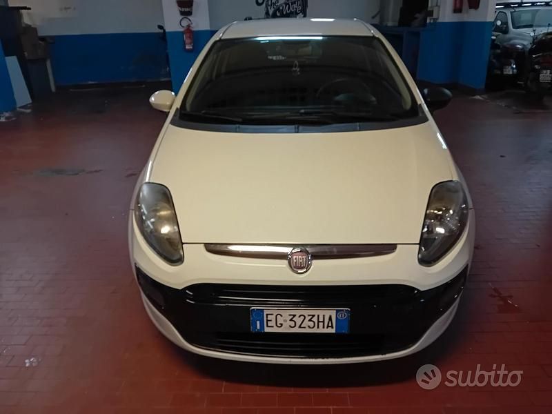 Usata Fiat Punto Evo 69 CV (50 kW) 2011 Bianco Utilitaria