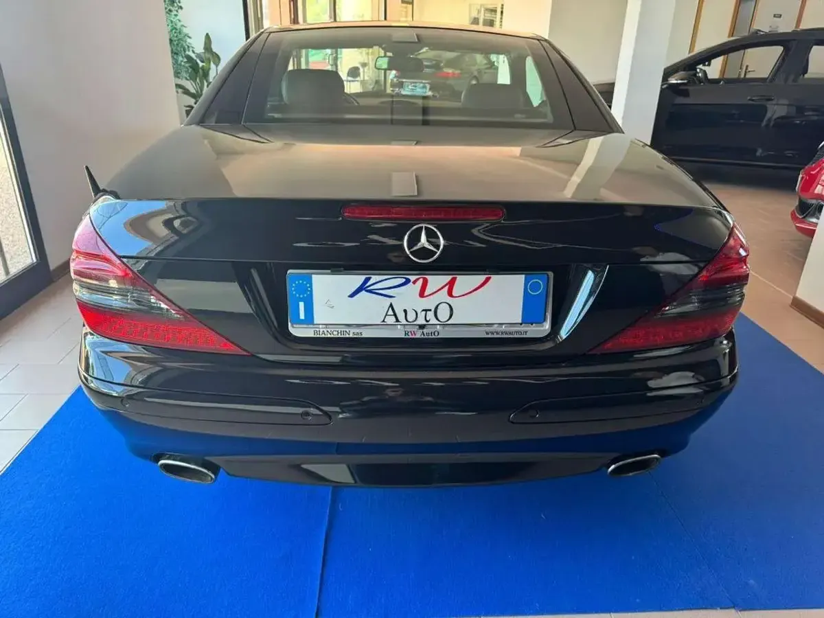 Usata Mercedes SL350 272 CV (200 kW) 2008 Nero Cabrio