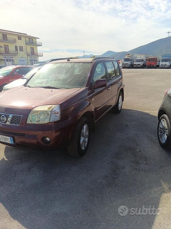 Usata Nissan X-Trail 136 CV (100 kW) 2004 Rosso SUV