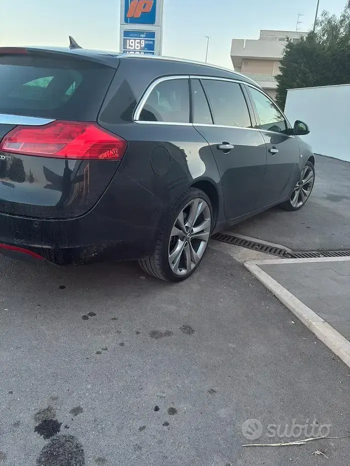 Usata Opel Insignia 160 CV (117 kW) 2011 Station wagon