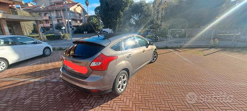 Usata Ford Focus Titanium 116 CV (85 kW) 2012 Grigio Berlina