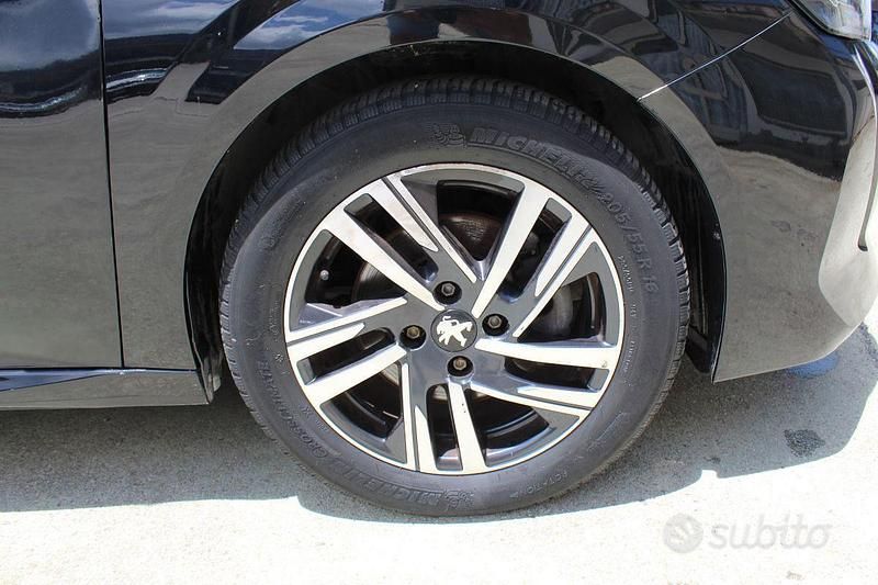 Usata Peugeot 208 Allure 103 CV (75 kW) 2021 Nero Utilitaria